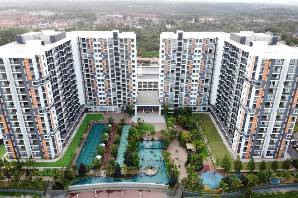 Casa Raudhah @ Timurbay Seafront Residence Kampung Sungai Karang 外观 照片